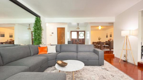 Family Fun with Game Room, King Bed near Monterey Area, Laguna Seca, Santa Cruz